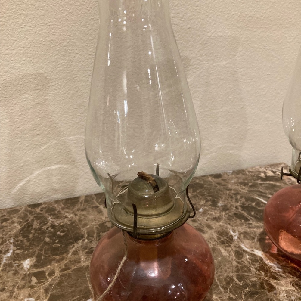 Hurricane lamps, two (2) beautiful lamps - Picture 2 of 3